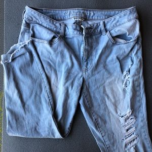 Distressed AE jeans